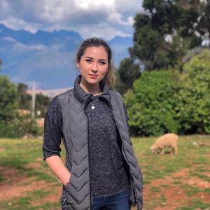 Meet your Posher, Ana